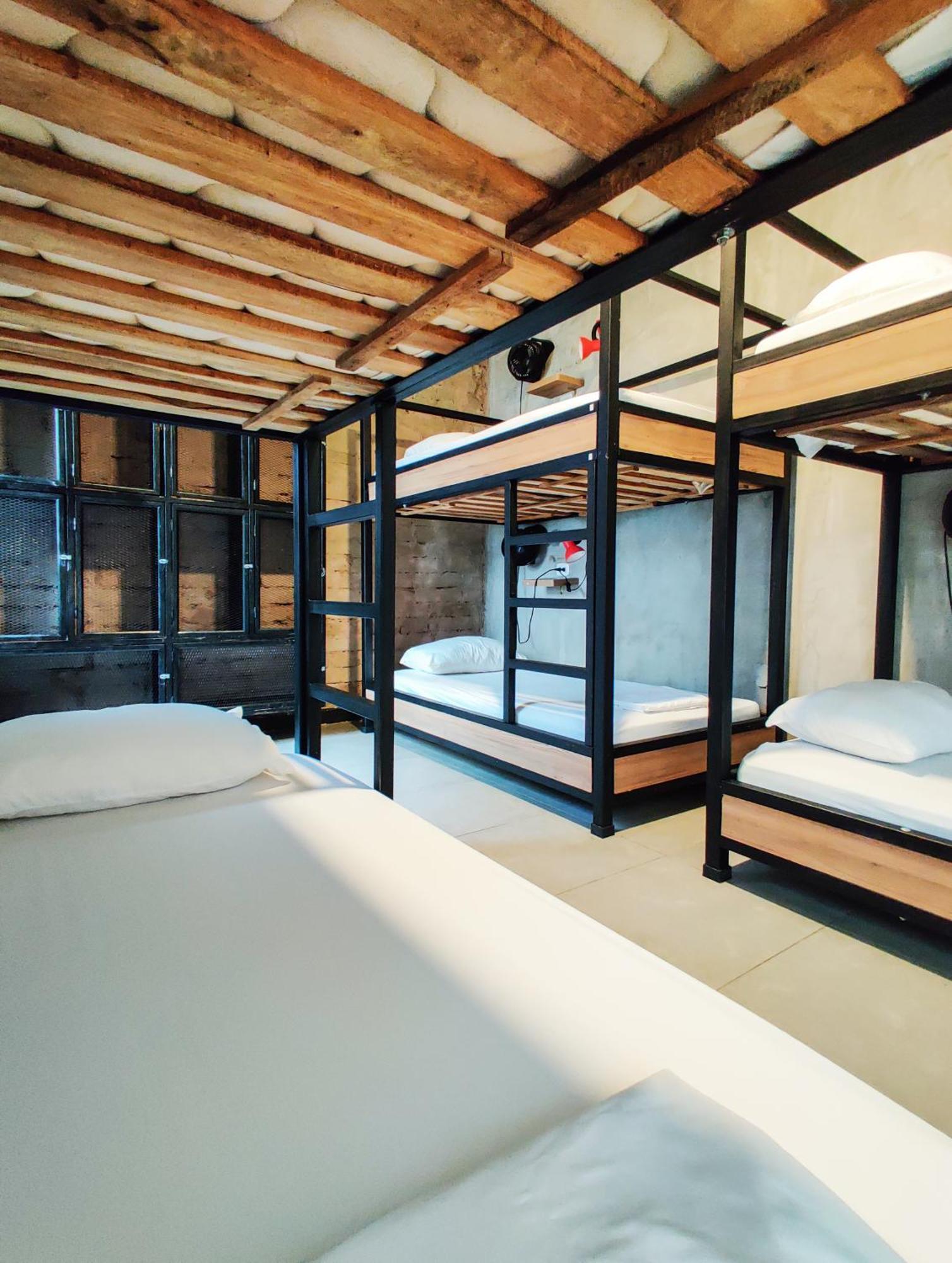 Zamia Hostel ブカラマンガ エクステリア 写真
